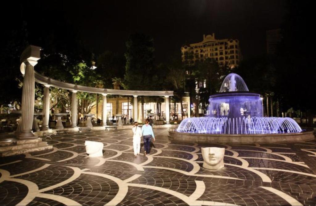Check-In Apartment Near Fountain Square Vidadi Str Baku Luaran gambar