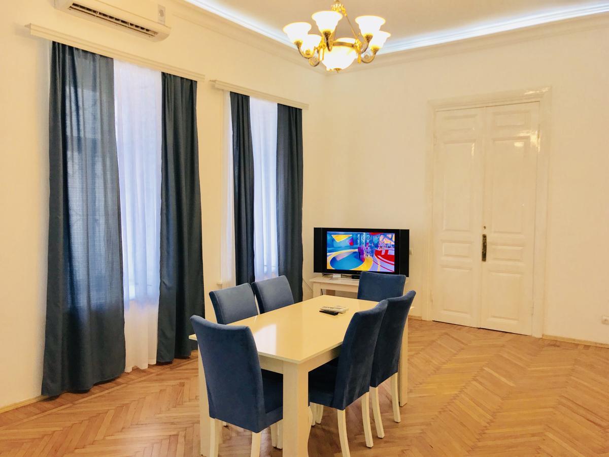 Check-In Apartment Near Fountain Square Vidadi Str Baku Bilik gambar